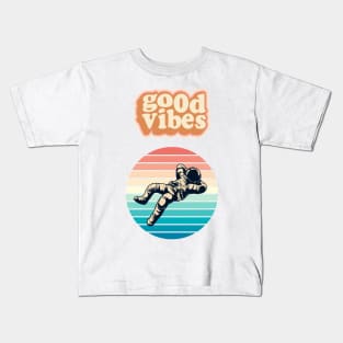 Good vibes astronaut Kids T-Shirt